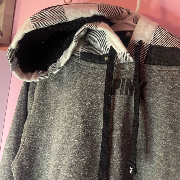 PINK/VS hoodie - Picture 2 of 3